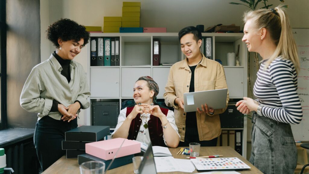 6 Operational Moves That Help Sales Teams Perform Better Strengthen Team Communication